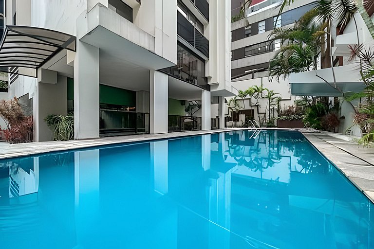 Apto com Piscina e Academia