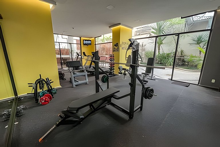 Apto com Piscina e Academia