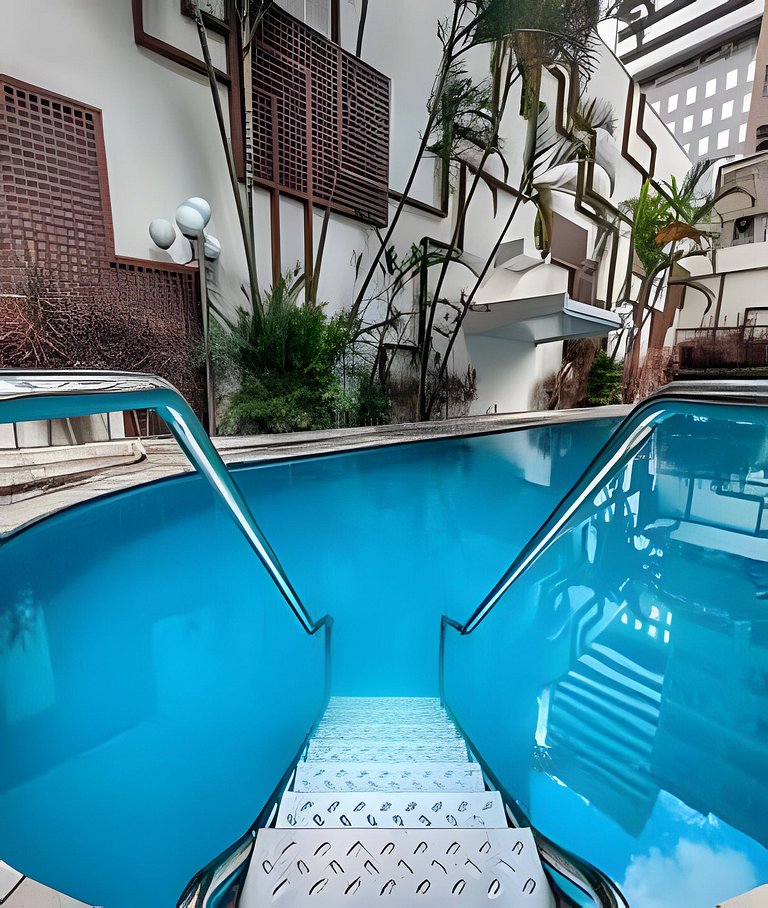 Apto com Piscina e Academia