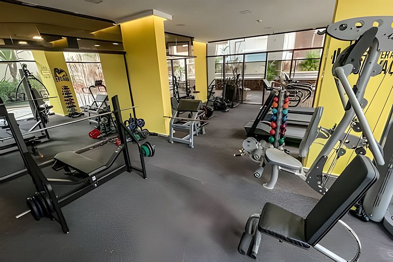 Apto com Piscina e Academia