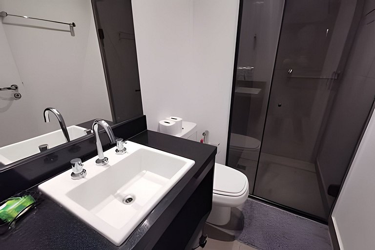 Apto com Piscina e Academia