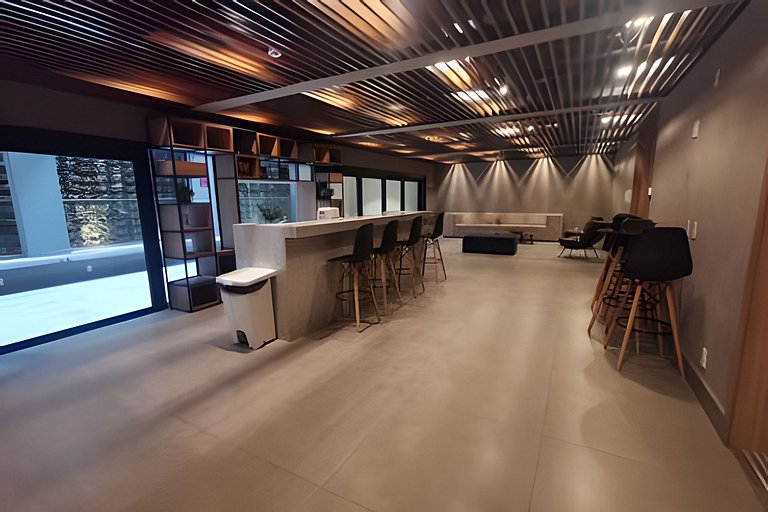 Apto com Piscina e Academia