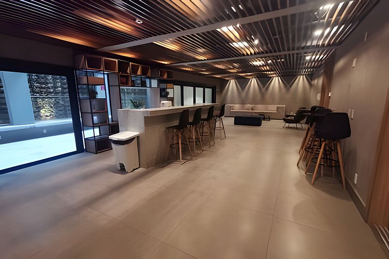 Apto com Piscina e Academia