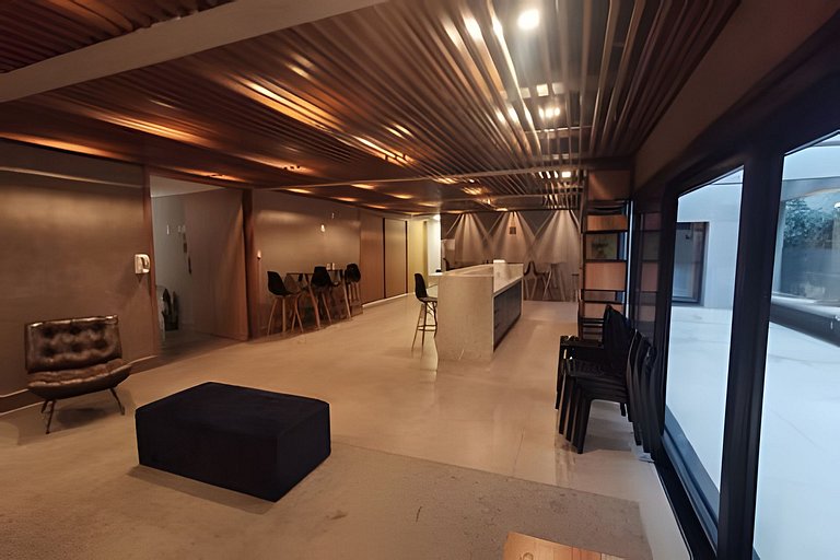 Apto com Piscina e Academia