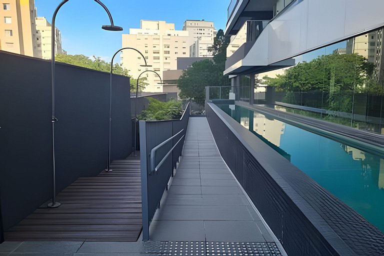 Ap em frente ao metro Oscar Freire com Piscina