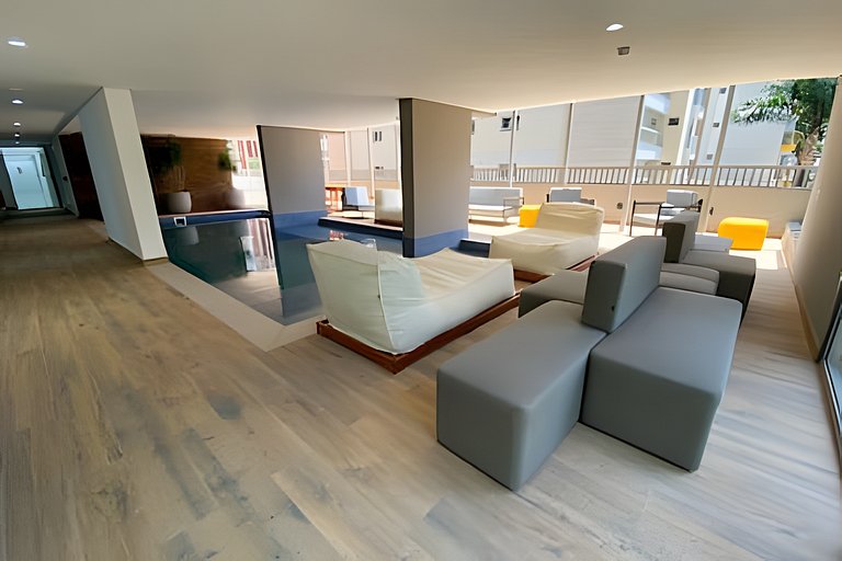 Apt com Academia e Piscina