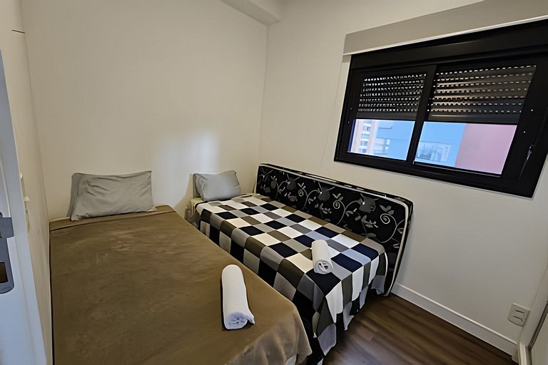 Apto com piscina e academia