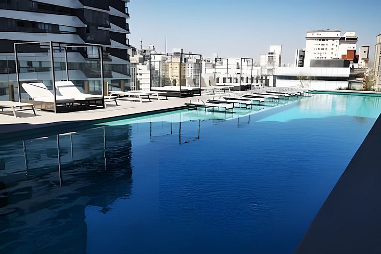 Apto com piscina e academia