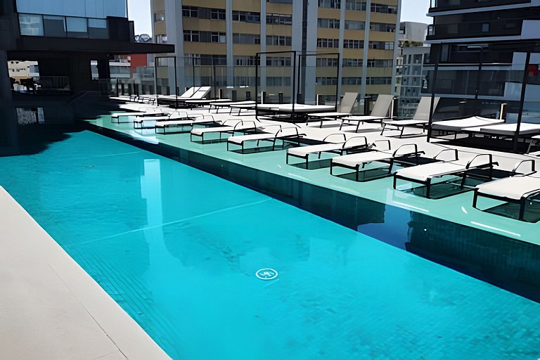 Apto com piscina e academia