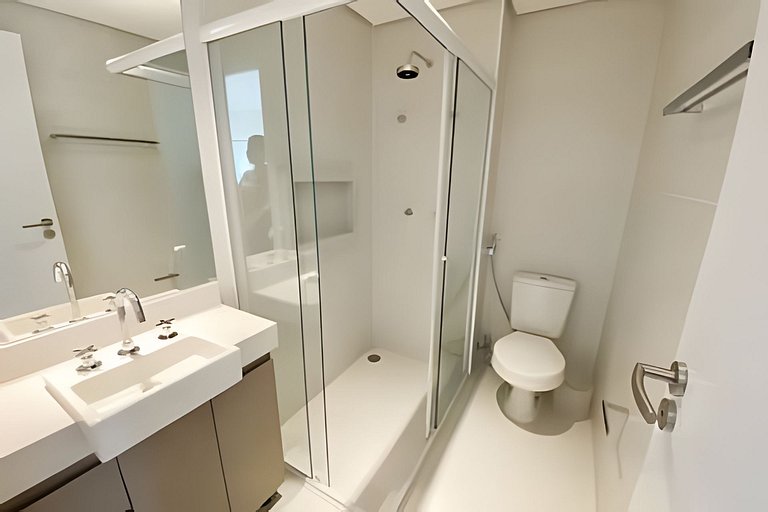 Ap com piscina e academia prox. Metro Oscar Freire