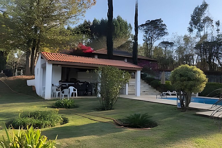 Chácara com vista maravilhosa e piscina