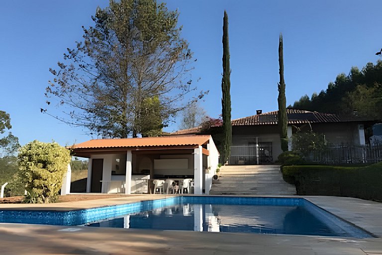Chácara com vista maravilhosa e piscina
