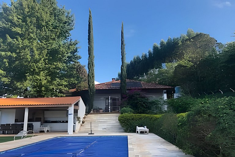 Chácara com vista maravilhosa e piscina