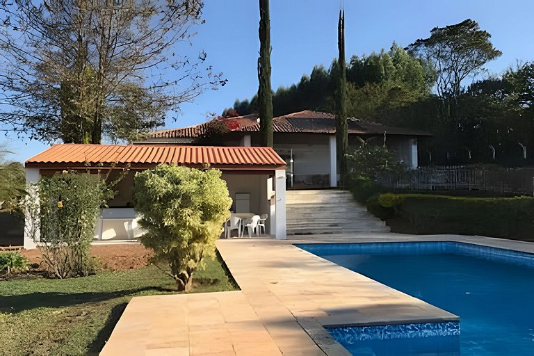 Chácara com vista maravilhosa e piscina