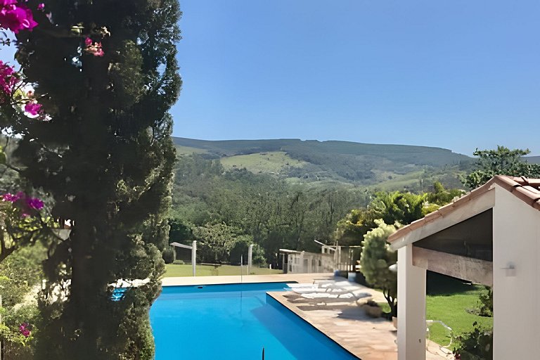 Chácara com vista maravilhosa e piscina
