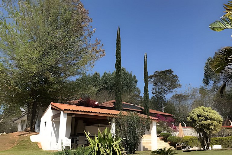 Chácara com vista maravilhosa e piscina
