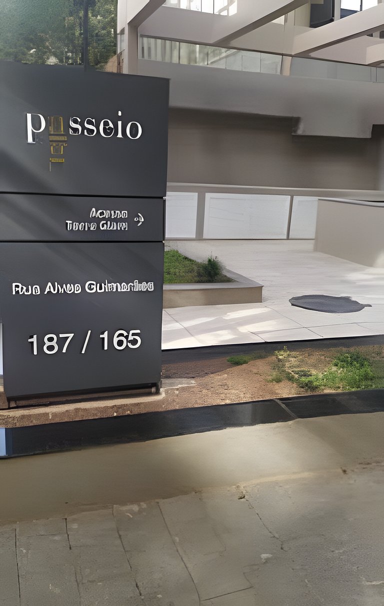 Apto confortável em pinheiros.