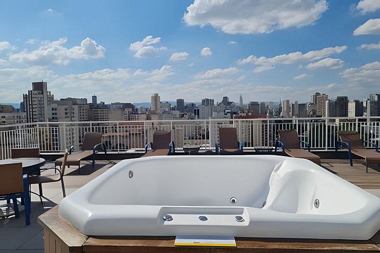 Ap com Piscina e Jacúzzi