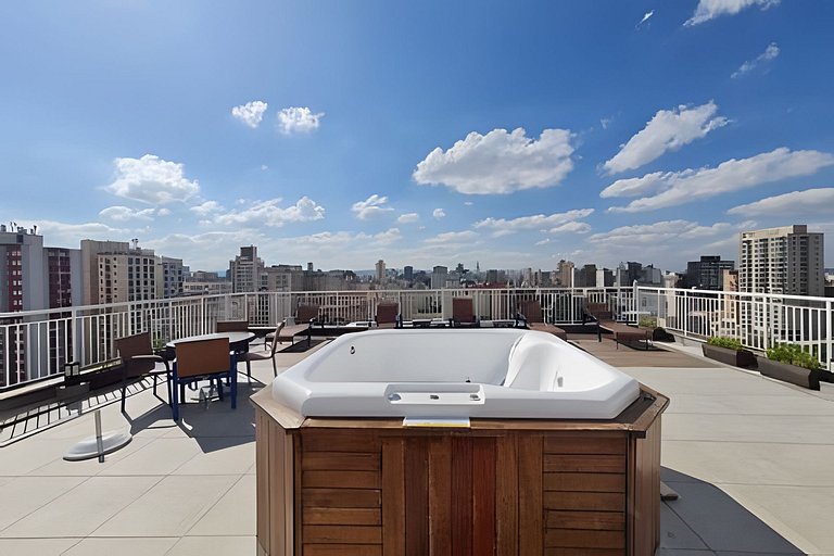 Ap com Piscina e Jacúzzi