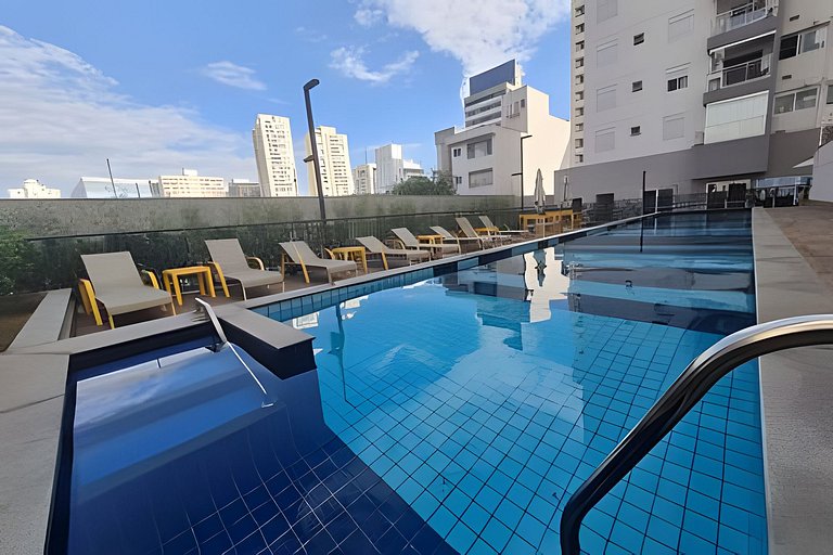 Ap com Piscina e Jacúzzi
