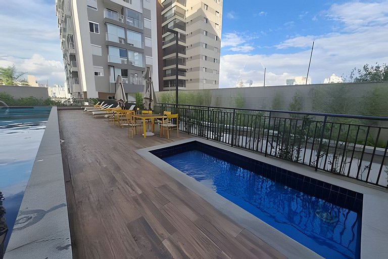 Ap com Piscina e Jacúzzi