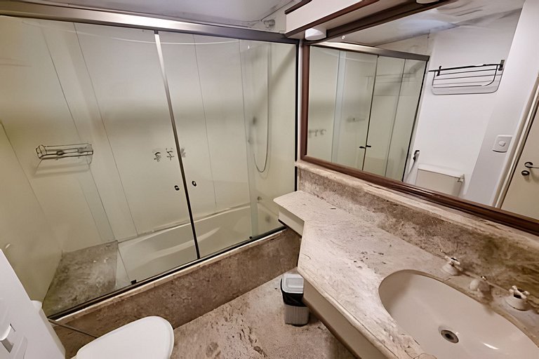 Apto com Piscina e Academia no Jardim Paulista