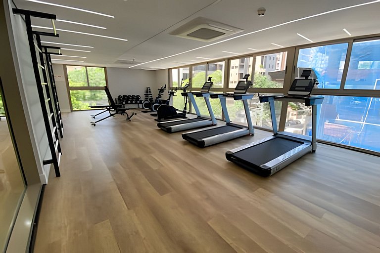 Apto com Piscina e Academia em Pinheiros