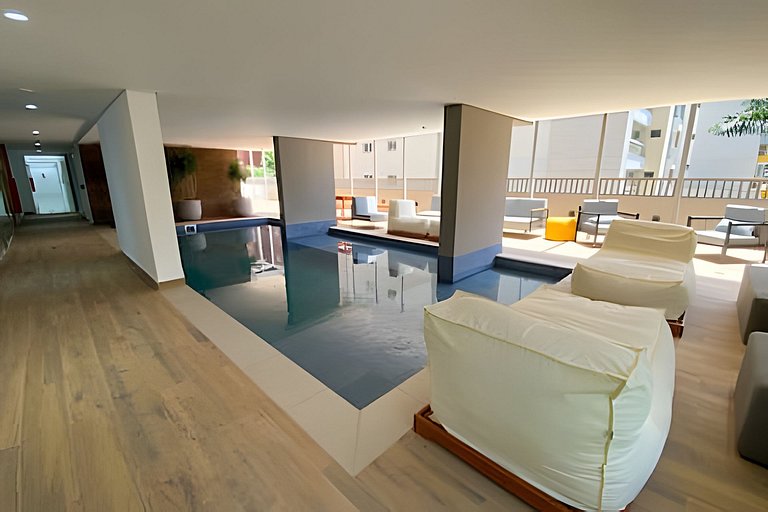 Flat lindo com piscina aquecida