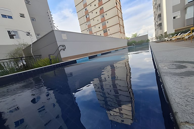 Ap com Jacúzzi próx. à Liberdade