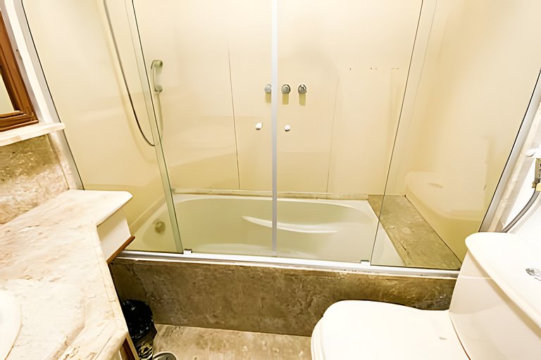 Apto com Piscina e Academia no Jardim Paulista