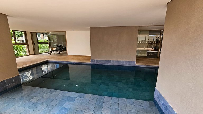 Ap com piscina e academia prox. Metro Oscar Freire