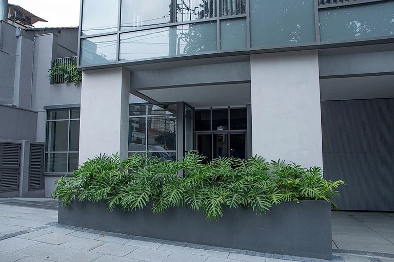Apto com Piscina e Academia