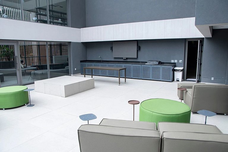 Apto com Piscina e Academia