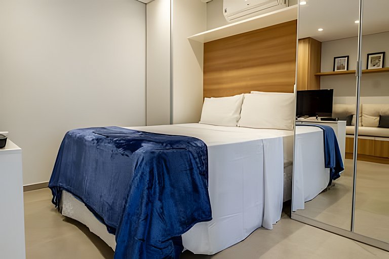 Apartamento com piscina na Aclimação