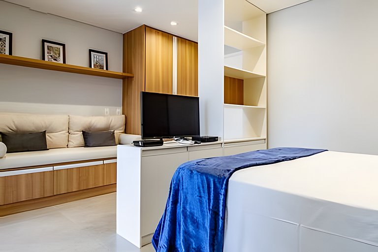 Apartamento com piscina na Aclimação
