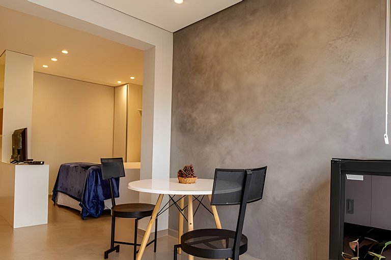 Apartamento com piscina na Aclimação