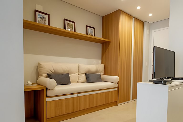 Apartamento com piscina na Aclimação