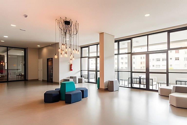 Apartamento com piscina na Aclimação