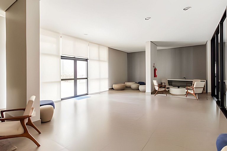 Apartamento com piscina na Aclimação